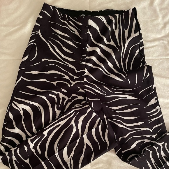 Zara Zebra Print Pants - Picture 2 of 5